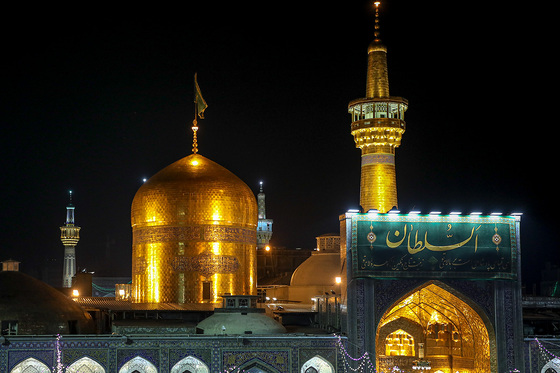  دعا برای سلامتی رئیس جمهور در حرم مطهر رضوی