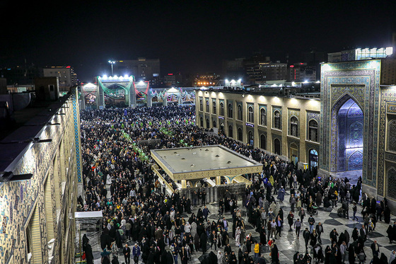  دعا برای سلامتی رئیس جمهور در حرم مطهر رضوی