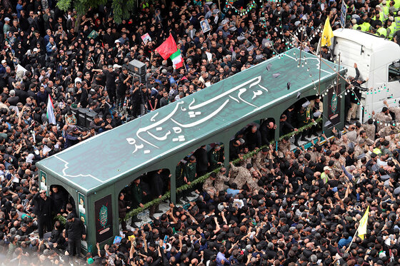 تشییع پیکر رئیس‌جمهور و شهدای خدمت در مشهد - 2