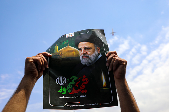 استقبال و تشییع پیکر رئیس‌جمهور و شهدای خدمت در مشهد - 4