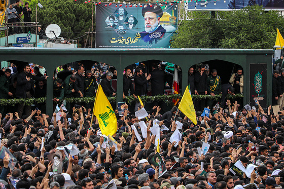 استقبال و تشییع پیکر رئیس‌جمهور و شهدای خدمت در مشهد - 4