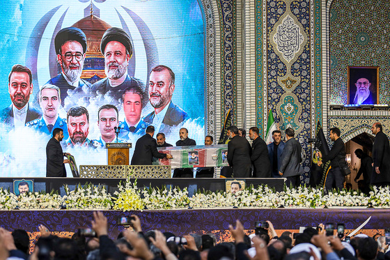 استقبال و تشییع پیکر رئیس‌جمهور و شهدای خدمت در مشهد - 4