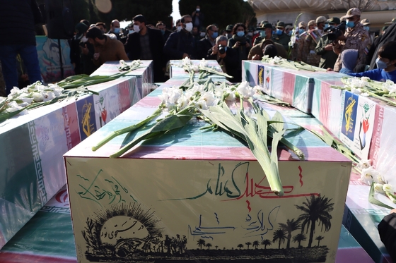 استقبال از پیکر مطهر ۱۶ شهید در مشهد