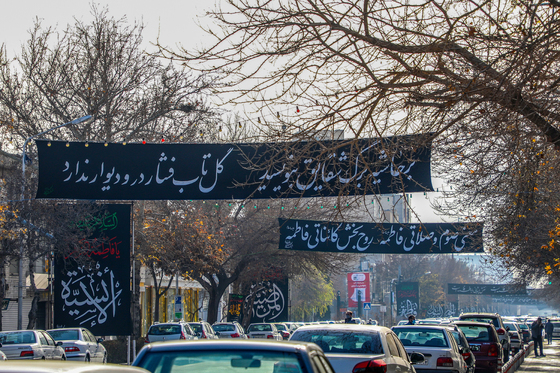 فضاسازی شهر مشهد به مناسبت ایام فاطمیه و سالگرد شهادت سردار سلیمانی