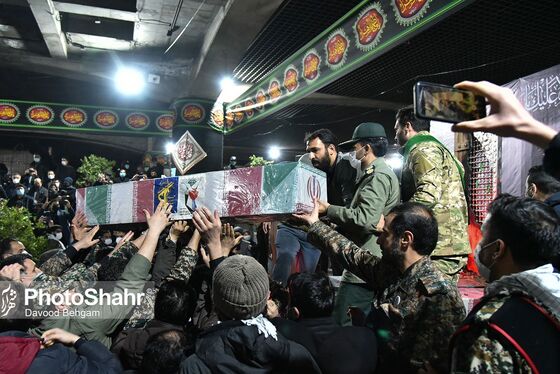 مراسم تدفین پیکر مطهر سه شهید گمنام در میدان شهدا مشهد
