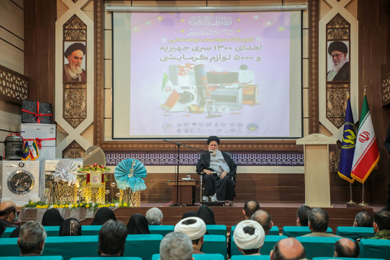 مراسم اهدای 1300 سری جهیزیه و 5000 لوزام گرمایشی