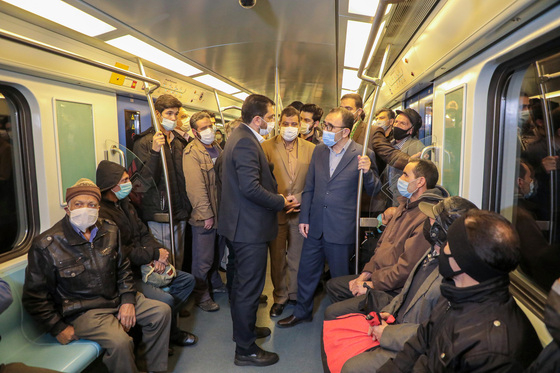 بازدید استاندار خراسان رضوی و شهردار مشهد از خطوط قطارشهری مشهد