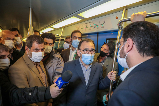بازدید استاندار خراسان رضوی و شهردار مشهد از خطوط قطارشهری مشهد