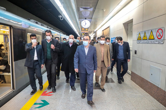 بازدید استاندار خراسان رضوی و شهردار مشهد از خطوط قطارشهری مشهد