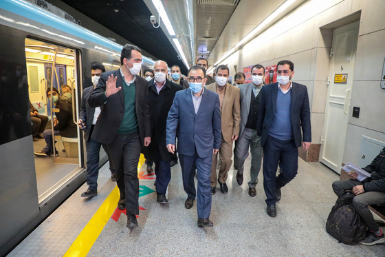 بازدید استاندار خراسان رضوی و شهردار مشهد از خطوط قطارشهری مشهد