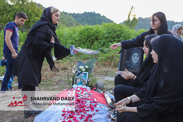 مراسم هفتم رومینا اشرفی با حضور اهالی روستا+تصاویر