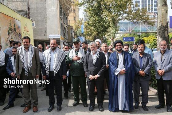 عکس | رونمایی از دیوارنگاره «از حماسه دیروز تا حماسه امروز»