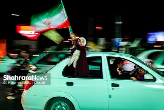 گزارش تصویری | شادی مردم مشهد از حمله موشکی ایران به رژیم صهیونیستی در میدان فلسطین