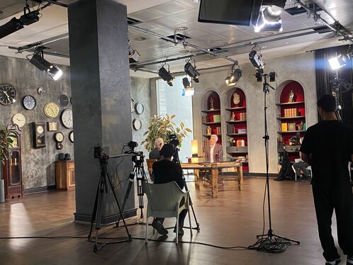 تصاویر جدید از پشت صحنه برنامه اکنون با اجرای سروش صحت