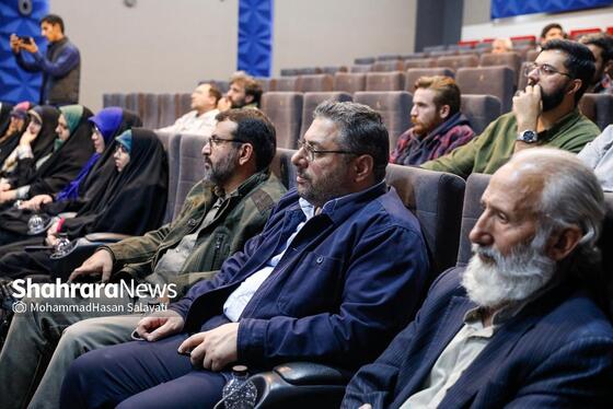 گزارش تصویری | مرور نقاشی‌ دیواری‌های احمد منصوب در «میدان هنر»