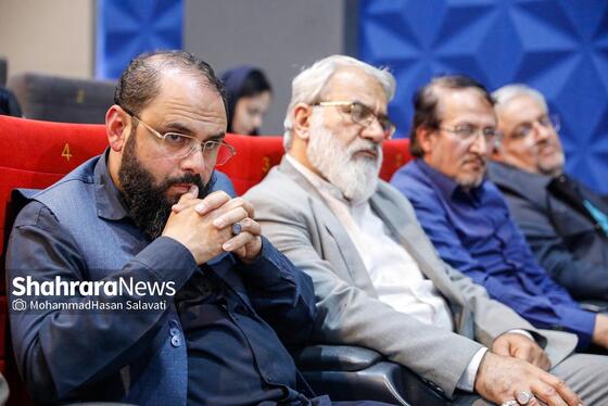 گزارش تصویری | مرور نقاشی‌ دیواری‌های احمد منصوب در «میدان هنر»