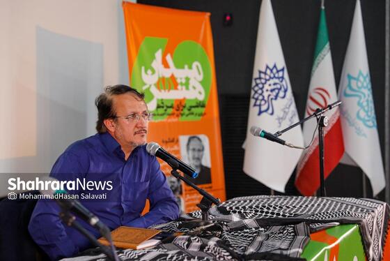 گزارش تصویری | مرور نقاشی‌ دیواری‌های احمد منصوب در «میدان هنر»