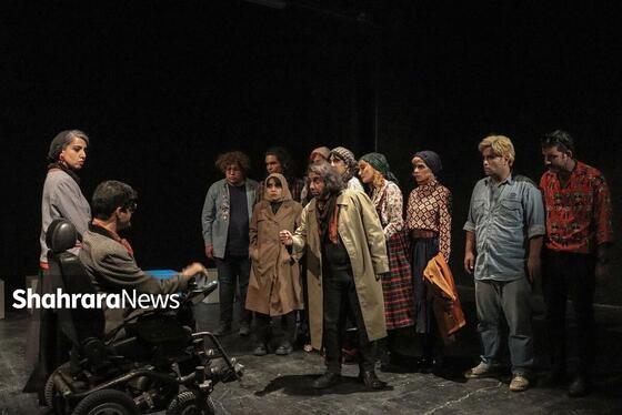 نگاهی به نمایش «کمپانی فیلم‌سازی آقای داتان» | جستجوی حقیقت در دنیای پیچیده ذهن انسان