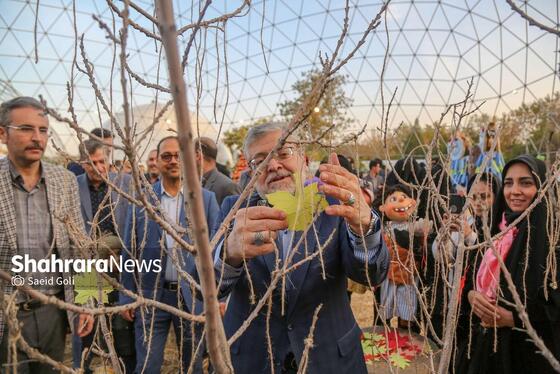 گزارش تصویری | جشنواره «طعم و رنگ پاییز ۱۴۰۳» در باغ مشهد