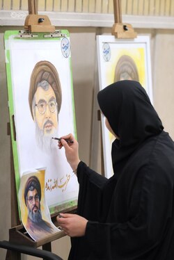 عکس| بازدید رهبر معظم انقلاب از نمایشگاه آثار هنرمندان نوجوان در حاشیه با دانش‌آموزان و دانشجویان