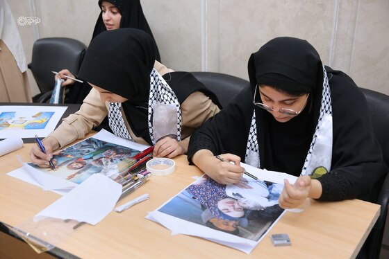 بازدید رهبر معظم انقلاب از نمایشگاه آثار هنرمندان نوجوان + عکس