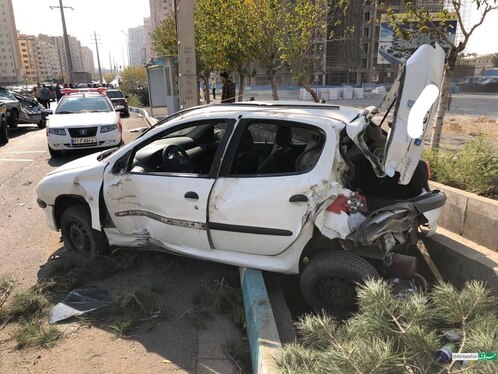 برخورد یک کامیون با ۱۴ دستگاه خودرو در تهران | ۱۳ نفر مصدوم شدند + عکس (۲۰ آبان ۱۴۰۳)