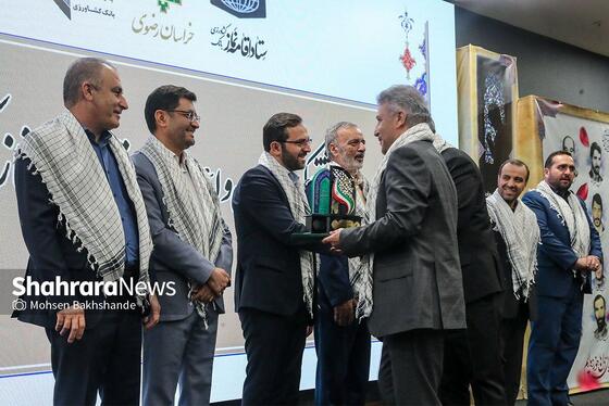 گزارش تصویری | بدرقه پیکر شهید گمنام دفاع مقدس در همایش سالیانه بسیجیان در مشهد