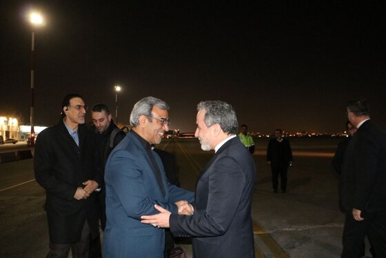 سید عباس عراقچی وارد مشهد شد (۱۲ آذر ۱۴۰۳)+تصویر