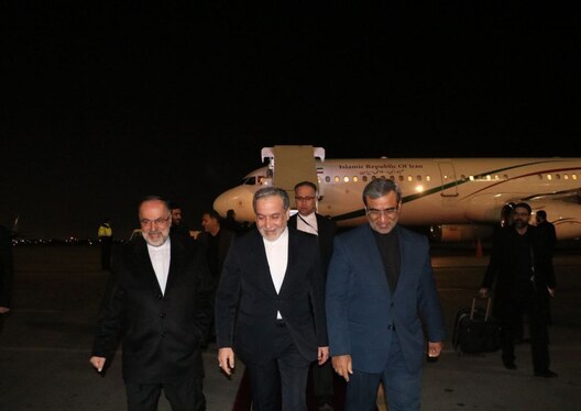 سید عباس عراقچی وارد مشهد شد (۱۲ آذر ۱۴۰۳)+تصویر