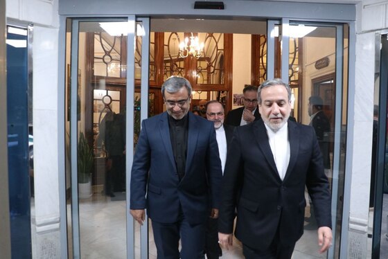 سید عباس عراقچی وارد مشهد شد (۱۲ آذر ۱۴۰۳)+تصویر