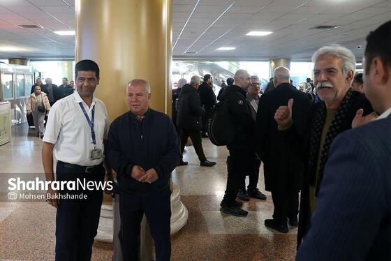 گزارش تصویری | استقبال از تیم ستارگان ۹۸ در فرودگاه مشهد