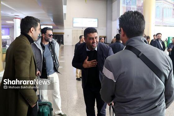 گزارش تصویری | استقبال از تیم ستارگان ۹۸ در فرودگاه مشهد