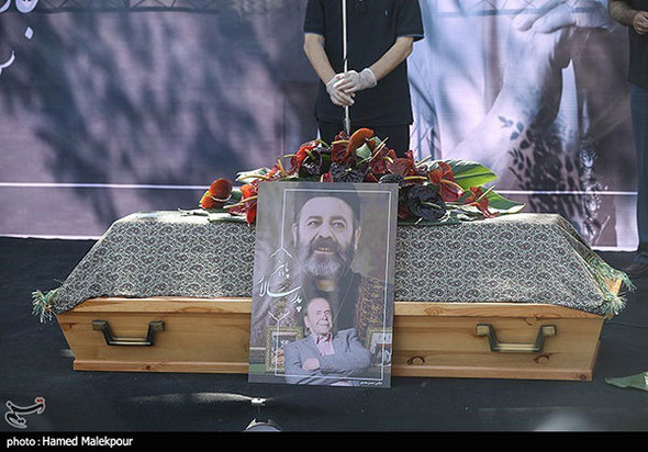 مراسم تشییع و خاکسپاری محمد علی کشاورز+ فیلم و تصاویر