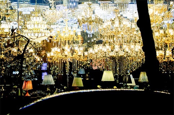 اسراف برق در سطح شهر مشهد در روزهای بحران ناترازی | لامپ اضافه خاموش!