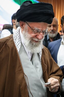 گزارش تصویری | بازدید رهبر معظم انقلاب اسلامی از نمایشگاه رویداد ملی «پیشگامان پیشرفت» (۲ بهمن ۱۴۰۳)