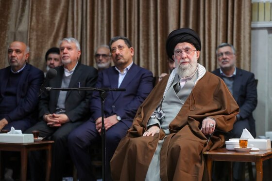 گزارش تصویری | بازدید رهبر معظم انقلاب اسلامی از نمایشگاه رویداد ملی «پیشگامان پیشرفت» (۲ بهمن ۱۴۰۳)