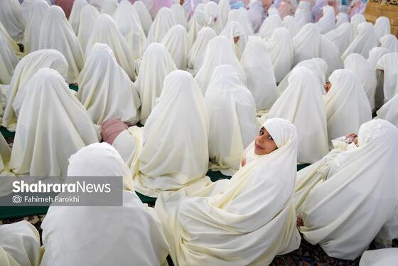 گزارش تصویری | جشن تکلیف دانش آموزان دختر مدارس غیر دولتی در حرم مطهر رضوی
