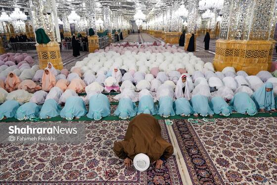 گزارش تصویری | جشن تکلیف دانش آموزان دختر مدارس غیر دولتی در حرم مطهر رضوی