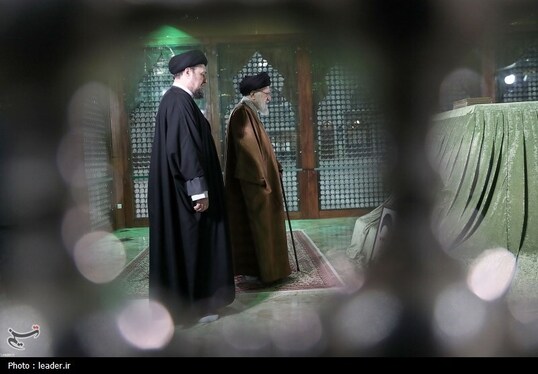 گزارش تصویری | حضور رهبر انقلاب اسلامی در حرم مطهر حضرت امام خمینی (ره)
