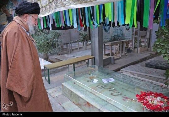 گزارش تصویری | حضور رهبر انقلاب اسلامی در حرم مطهر حضرت امام خمینی (ره)