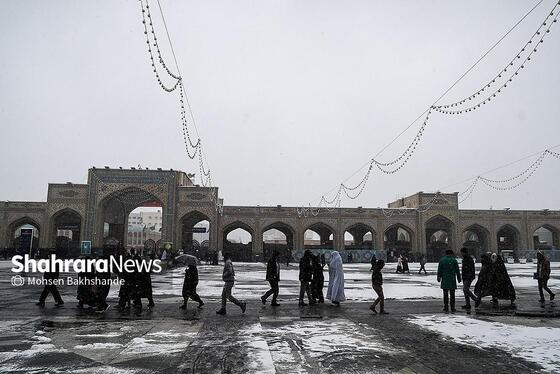 گزارش تصویری | یک روز برفی در حرم مطهر امام رضا(ع) - ۲۱ بهمن ۱۴۰۳