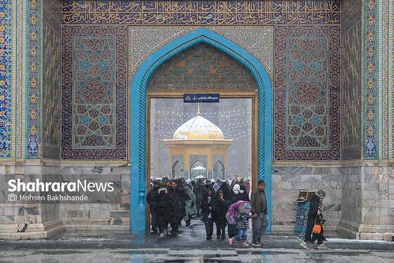 گزارش تصویری | یک روز برفی در حرم مطهر امام رضا(ع) - ۲۱ بهمن ۱۴۰۳