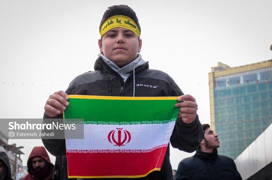 گزارش تصویری | حضور دهه‌هشتادی‌ها و دهه‌نودی‌ها در راهپیمایی ۲۲بهمن ۱۴۰۳ در مشهد