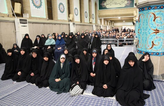 گزارش تصویری | دیدار مسئولان و کارگزاران نظام با رهبر معظم انقلاب (۱۸ اسفند)
