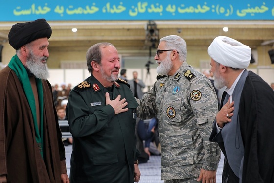گزارش تصویری | دیدار مسئولان و کارگزاران نظام با رهبر معظم انقلاب (۱۸ اسفند)