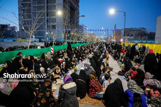 گزارش تصویری | بزرگ‌ترین سفره افطار جهان اسلام در جوار حرم مطهر امام‌رضا(ع)
