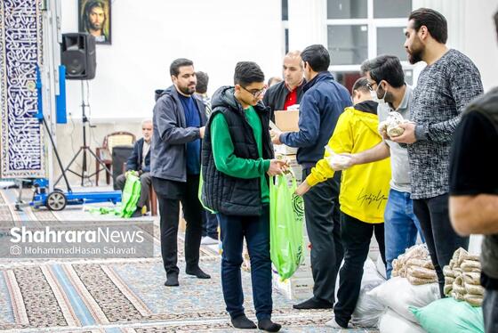 گزارش تصویری | تهیه ۱۰۰۰ بسته معیشتی برای ۱۰۰۰ خانواده نیازمند مشهدی