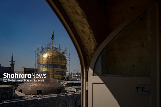 گزارش تصویری | شست‌وشو و غبارروبی گنبد مطهر حرم امام رضا (علیه‌السلام)