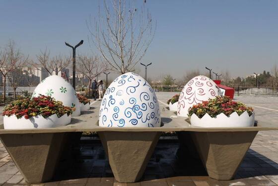 بازدید شهردار و اعضای شورای شهر مشهد از المان‌های بهاری + عکس و فیلم