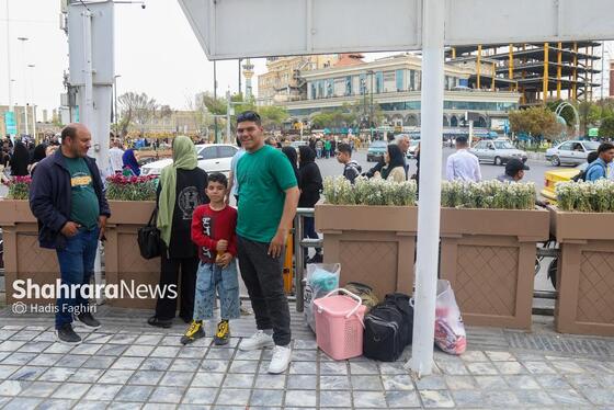 گزارش تصویری | زائران نوروزی در خیابان امام‌رضا(ع) مشهد